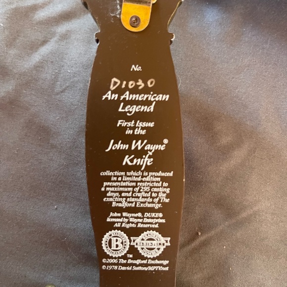 A Vintage Limited Edition First Issue ‘John Wayne Knife - Picture 2 of 3